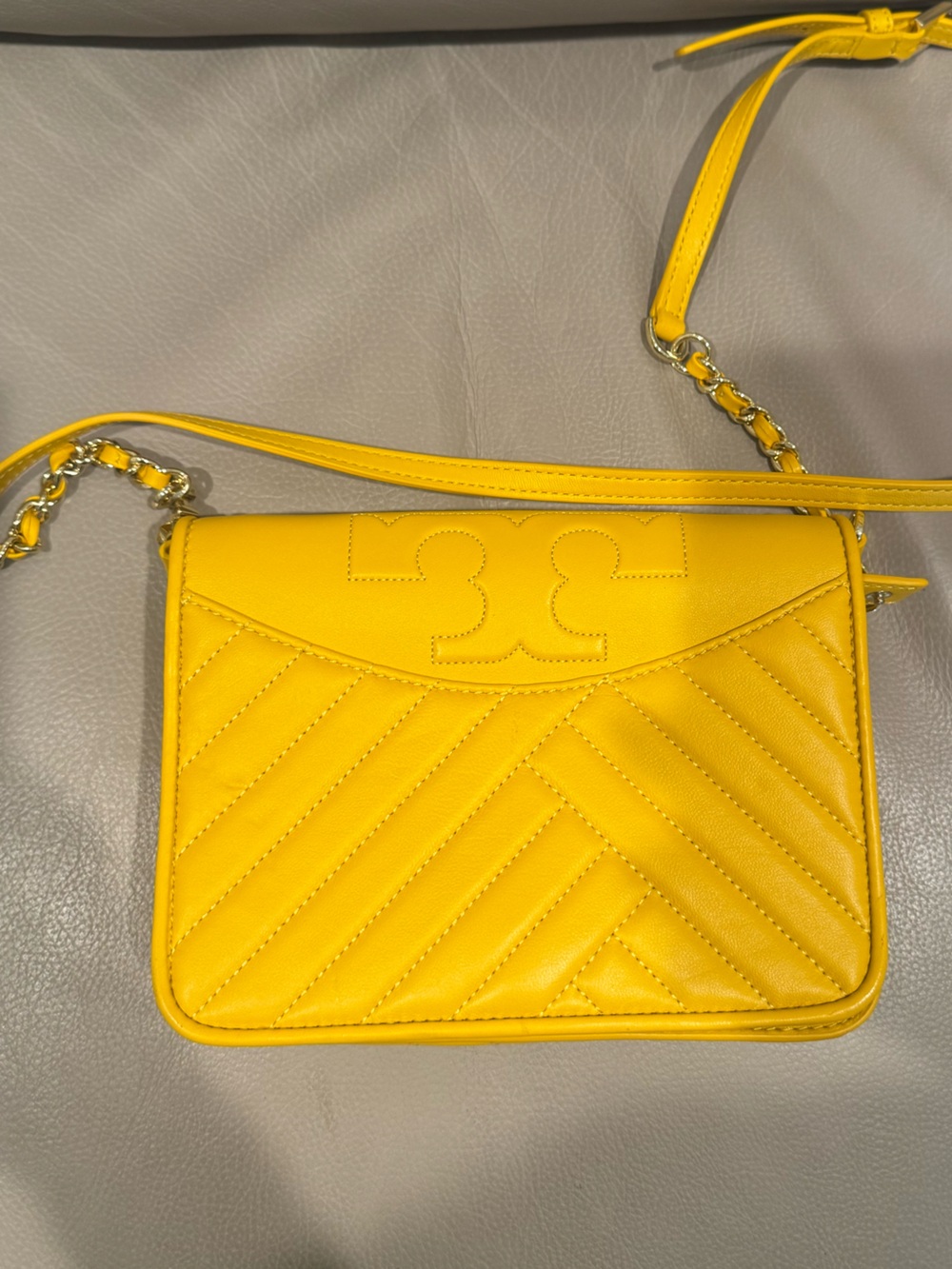 NWOT Tory Burch Bright Yellow Quilted Logo Crossbody